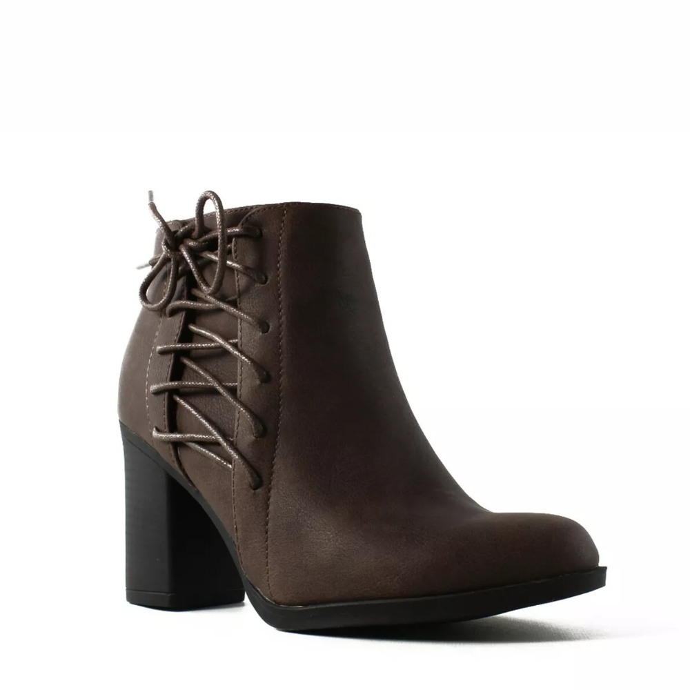 NWT! Toetoes Brown Side Lace Booties Size 7